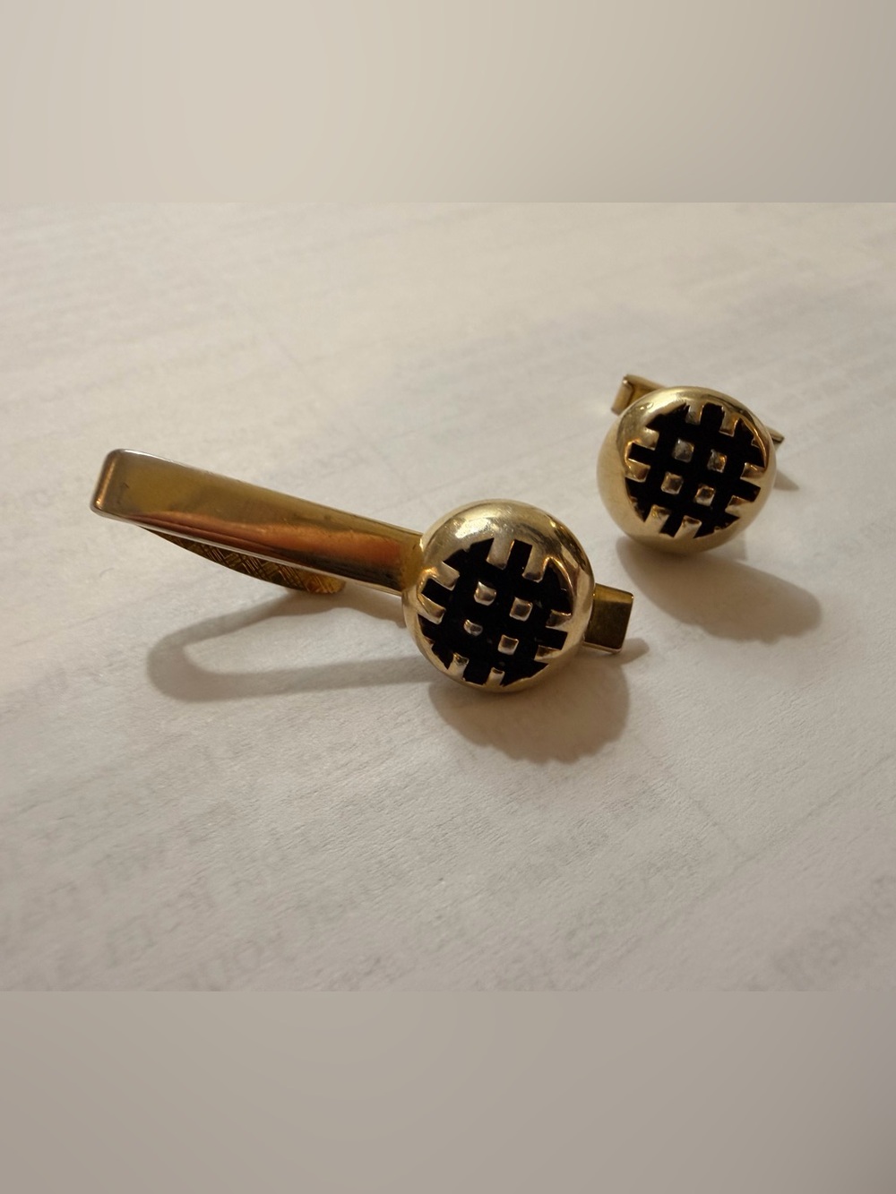 Mid-Century Modernist / Brutalist grid design tie bar and 1 matching cuff link